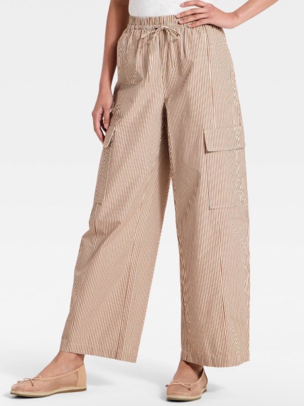 A New Day Woman's Wide-Leg Cargo Pants in Beige & Brown Stripe